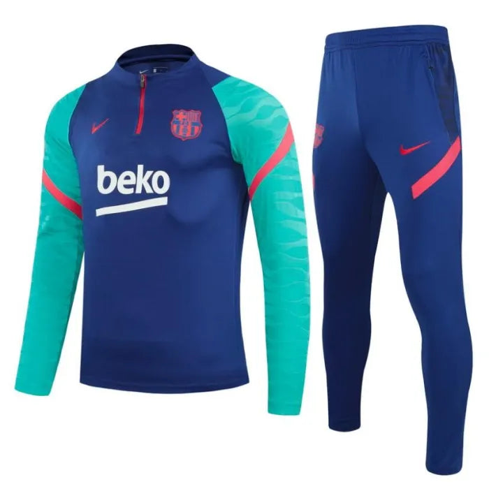 BARCELONA - LIGHT BLUE SLEEVES