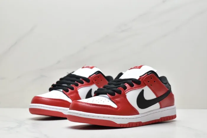 DUNK LOW - CHICAGO