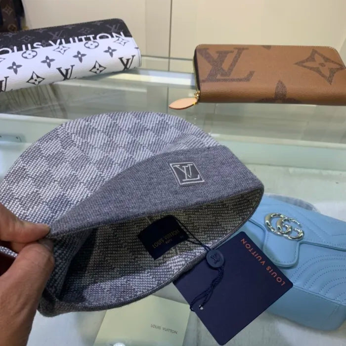 LV BEANIE - CHECKERED GRAY