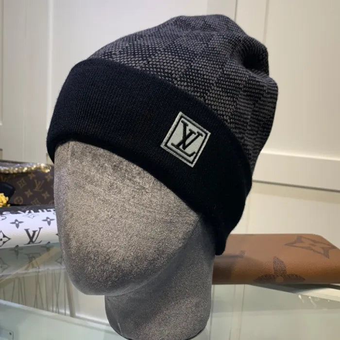 LV BEANIE - CHECKERED LIGHT GRAY