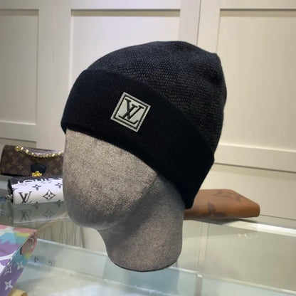 LV BEANIE - CHECKERED DARK GRAY