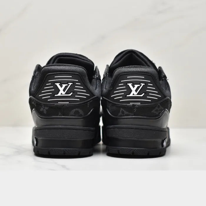 LV TRAINER - TOTAL BLACK