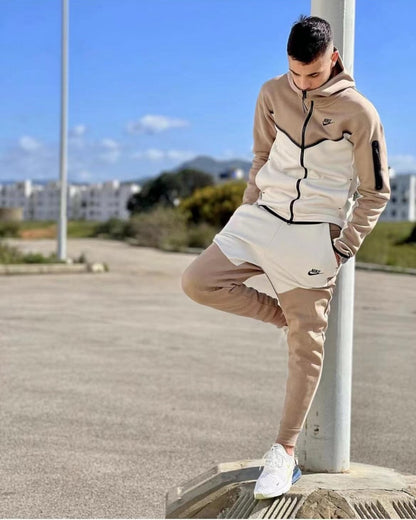 TECH FLEECE – BROWN/WHITE