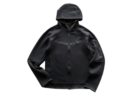 TECH FLEECE – TOTAL BLACK