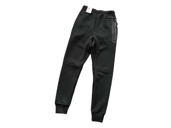 TECH FLEECE – TOTAL BLACK