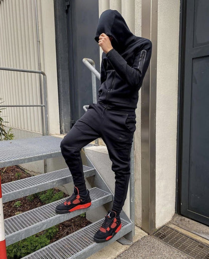 TECH FLEECE – TOTAL BLACK