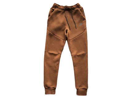 TECH FLEECE – TOTAL BROWN