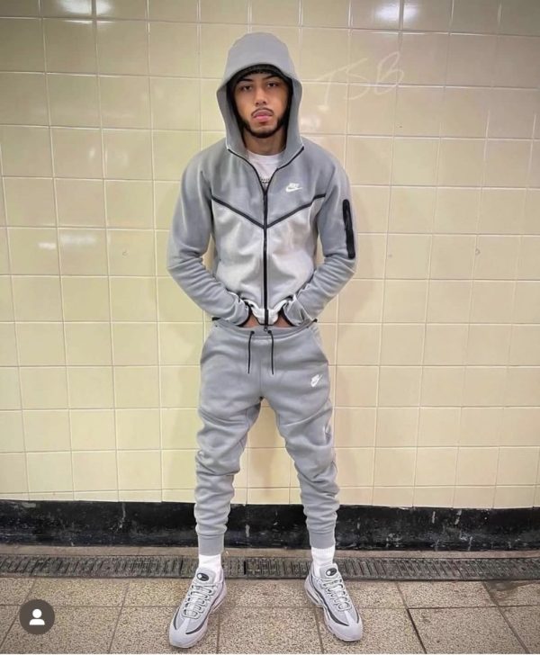 TECH FLEECE – WHITE/GREY